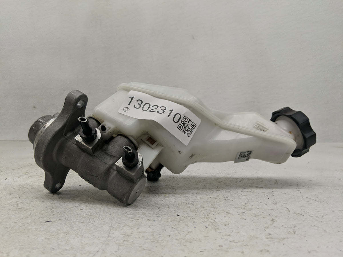 2019-2020 Hyundai Santa Fe Brake Master Cylinder 1302310 - Oemusedautoparts1.com