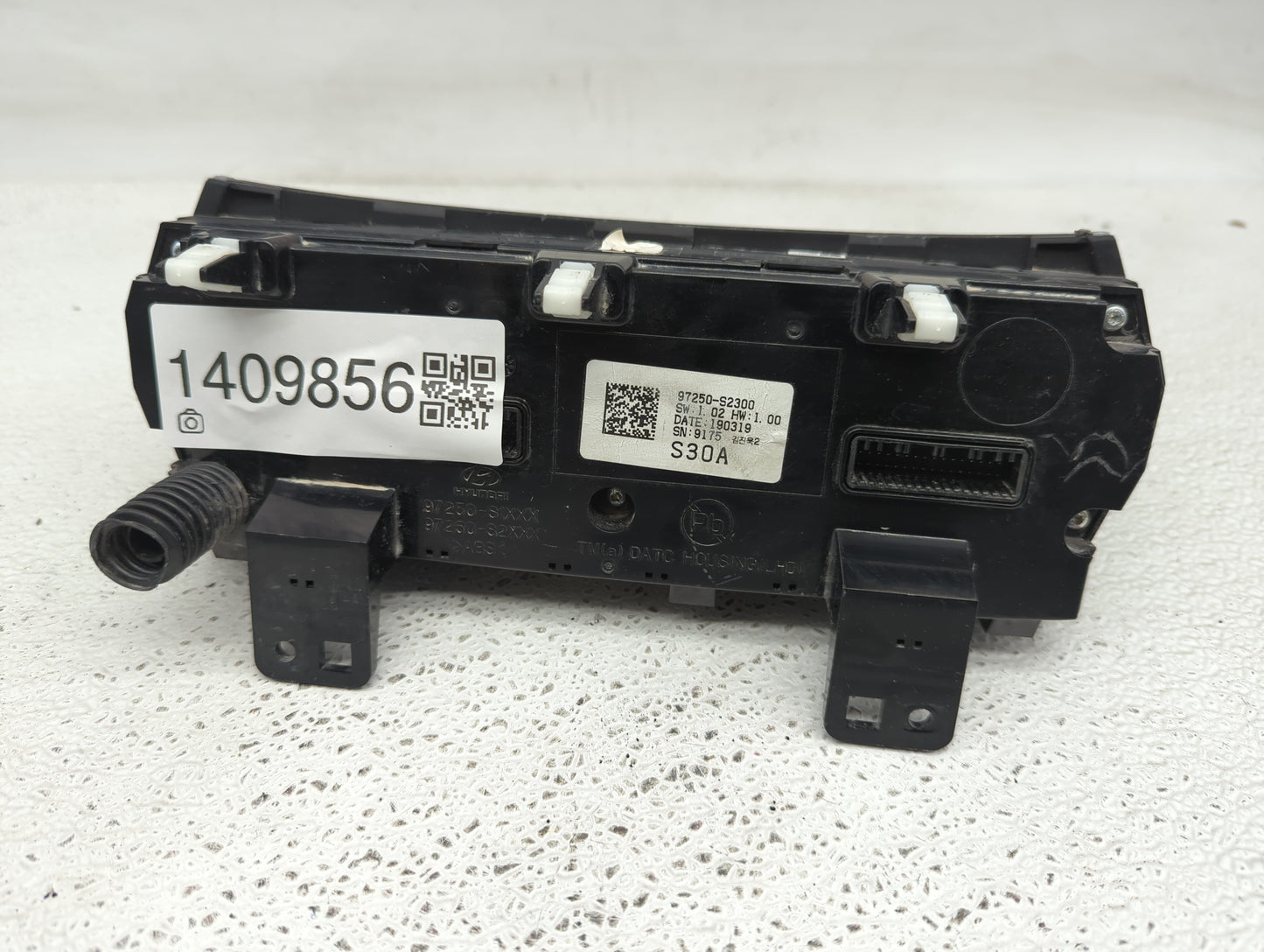 2019-2020 Hyundai Santa Fe Climate Control Module Temperature AC/Heater Replacement P/N:97250-S2300 Fits Fits 2019 2020 OEM