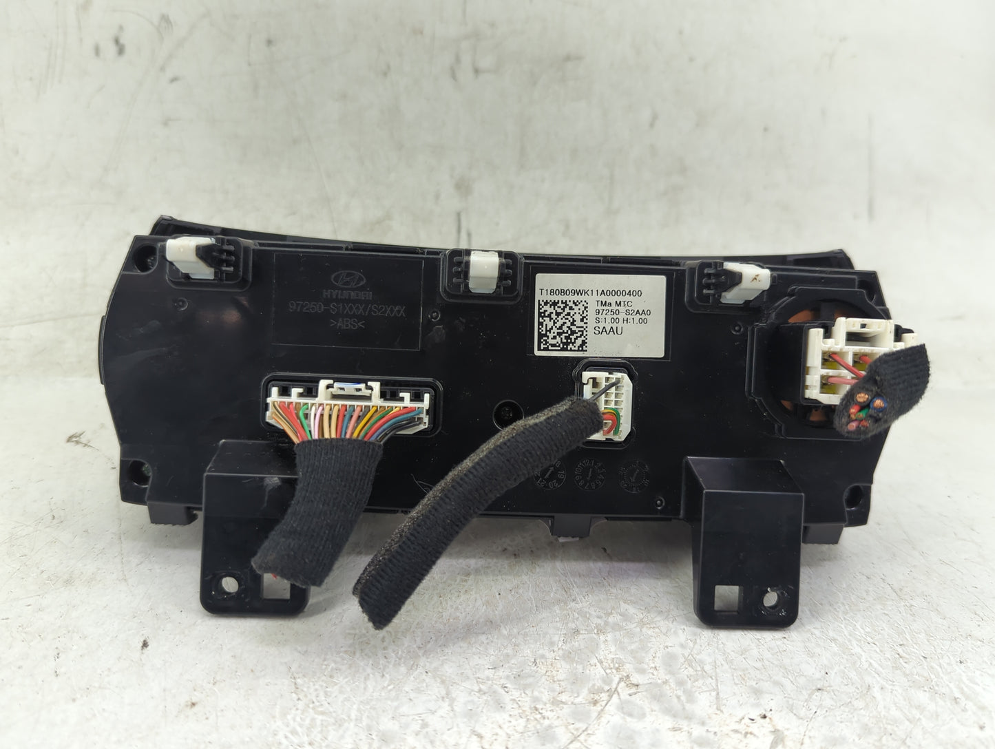 2019-2020 Hyundai Santa Fe Climate Control Module Temperature AC/Heater Replacement P/N:97250-S2AA0 Fits Fits 2019 2020 OEM
