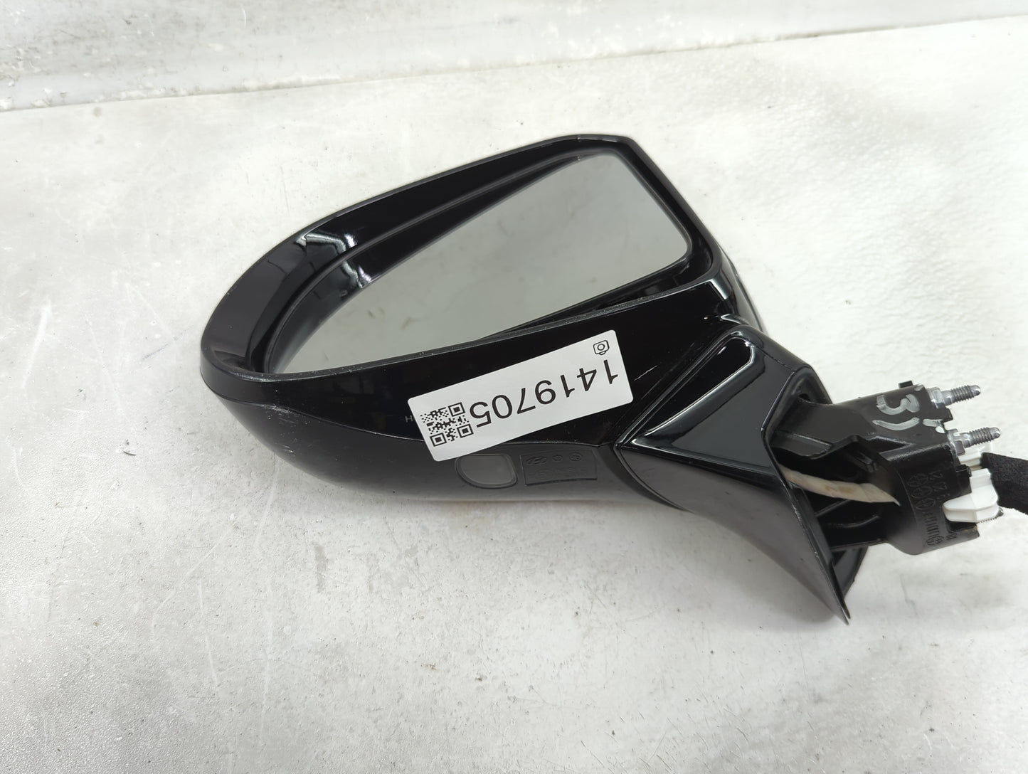 2019 Hyundai Santa Fe Driver Side View Mirror - Left Door Mirror OEM Used - Oemusedautoparts1.com