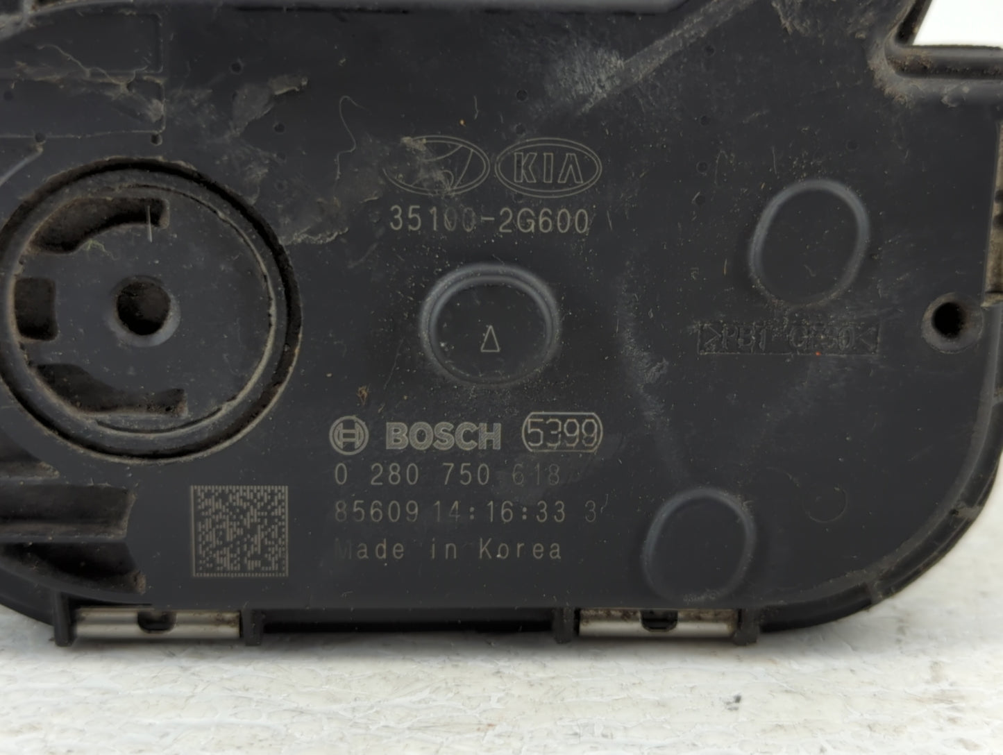 2015-2019 Hyundai Sonata Throttle Body P/N:35100-2G600 Fits Fits 2015 2016 2017 2018 2019 2020 2021 OEM Used Auto Parts - Oe