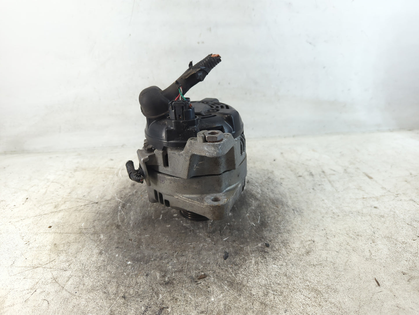 2015-2019 Hyundai Sonata Alternator Replacement Generator Charging Assembly Engine OEM P/N:37300-2G061 Fits OEM Used Auto Pa