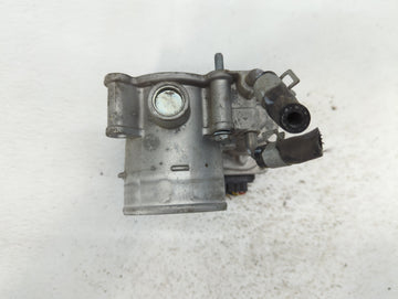 2019-2020 Hyundai Veloster Throttle Body P/N:35100-2E400 Fits Fits 2012 2013 2014 2015 2016 2018 2019 2020 2021 OEM Used Auto Parts