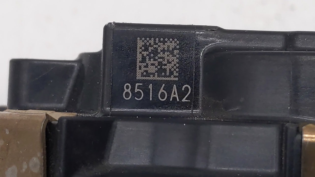 2016-2018 Infiniti Q50 Throttle Body P/N:RME60-52 Fits Fits 2016 2017 2018 OEM Used Auto Parts - Oemusedautoparts1.com