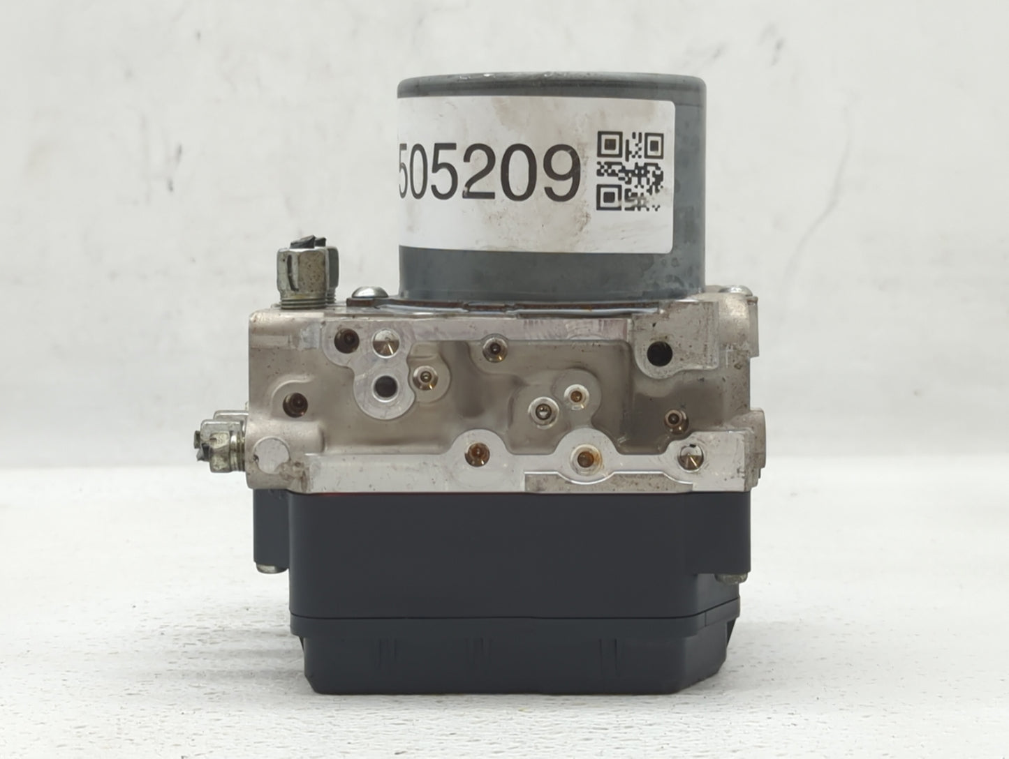 2018-2020 Infiniti Q60 ABS Pump Control Module Replacement Fits Fits 2018 2019 2020 OEM Used Auto Parts - Oemusedautoparts1.