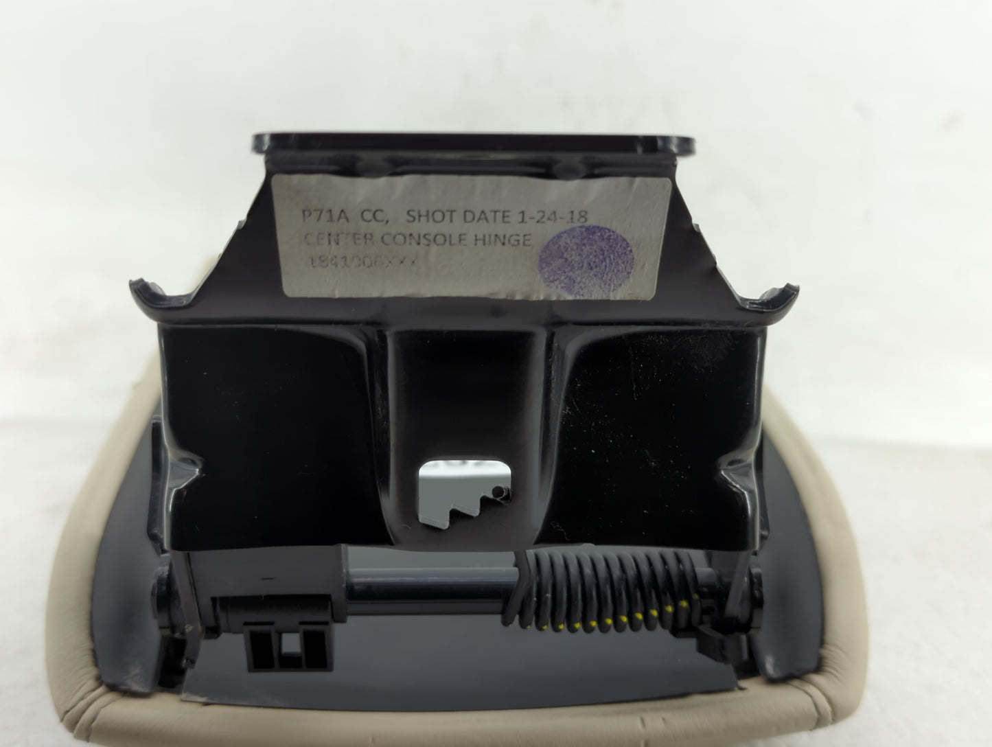 2019 Infiniti Qx50 Center Console Armrest Cover Lid P/N:1841006X Fits OEM Used Auto Parts - Oemusedautoparts1.com