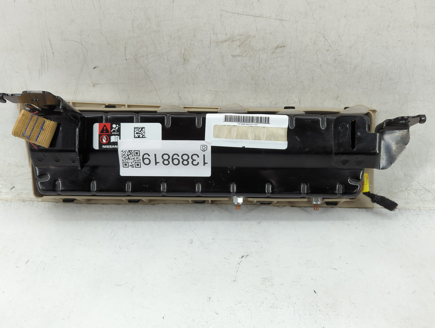 2019-2020 Infiniti Qx50 Air Bag Passenger Right Knee OEM Fits Fits 2019 2020 OEM Used Auto Parts - Oemusedautoparts1.com