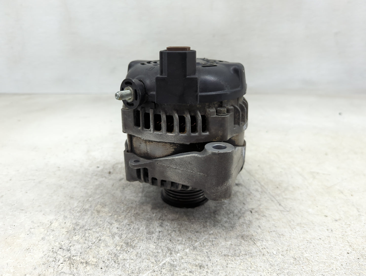 2019 Jaguar Xf Alternator Replacement Generator Charging Assembly Engine OEM P/N:104210-5363 Fits OEM Used Auto Parts - Oemu