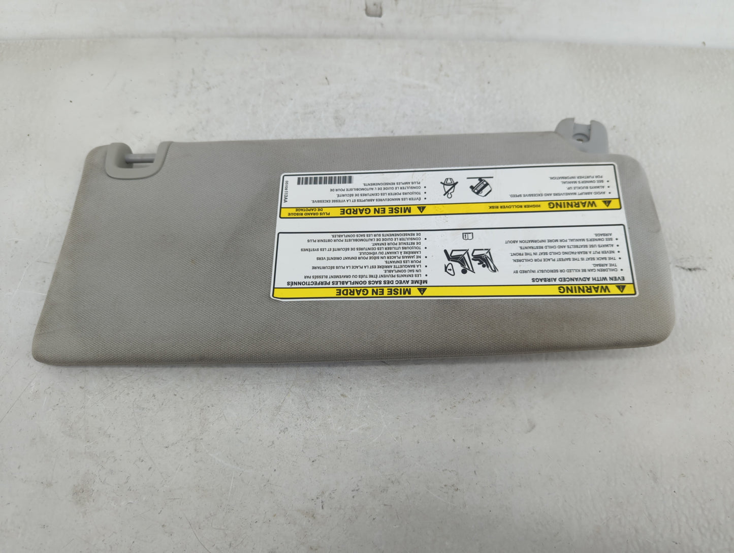 2019-2022 Jeep Cherokee Sun Visor Shade Replacement Driver Left Mirror Fits Fits 2019 2020 2021 2022 OEM Used Auto Parts - O