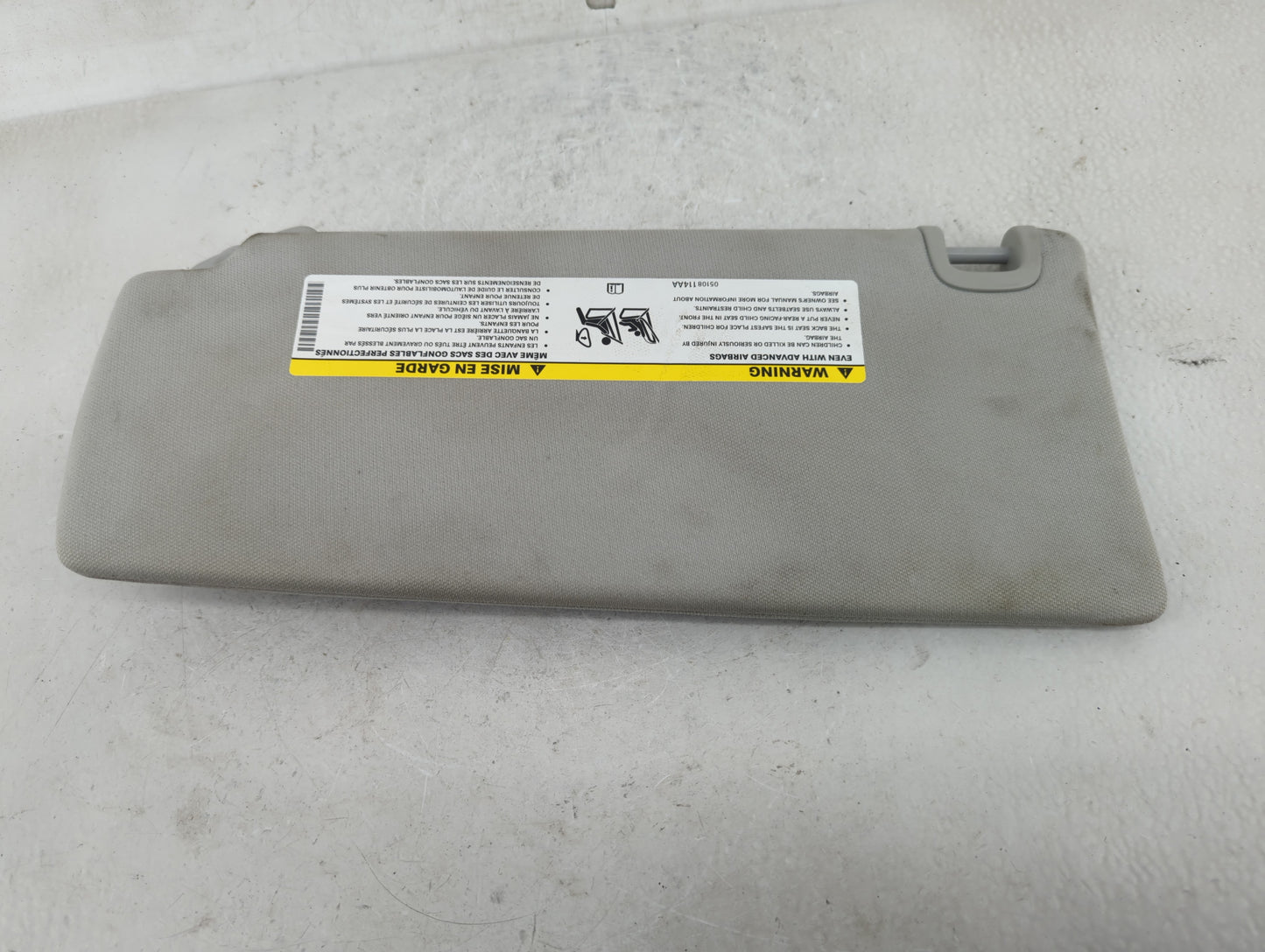 2019-2022 Jeep Cherokee Sun Visor Shade Replacement Passenger Right Mirror Fits Fits 2019 2020 2021 2022 OEM Used Auto Parts