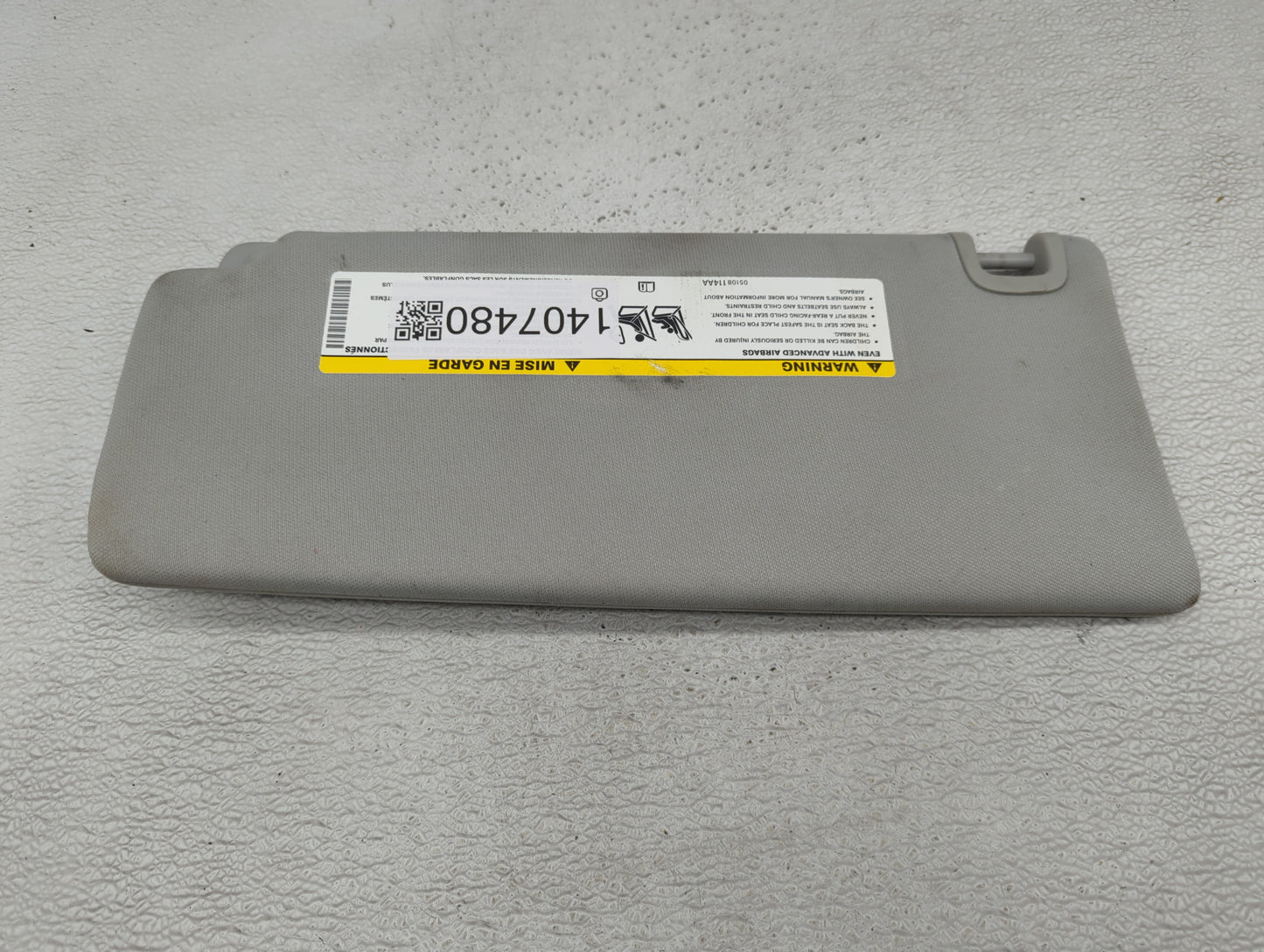 2019-2022 Jeep Cherokee Sun Visor Shade Replacement Passenger Right Mirror Fits Fits 2019 2020 2021 2022 OEM Used Auto Parts