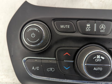 2019-2022 Jeep Cherokee Climate Control Module Temperature AC/Heater Replacement P/N:68285942AD Fits Fits 2019 2020 2021 2022 OEM Used Auto Parts