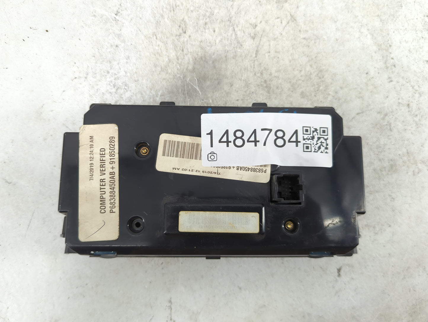 2018-2022 Jeep Grand Cherokee Climate Control Module Temperature AC/Heater Replacement P/N:P68388450AB Fits OEM Used Auto Pa