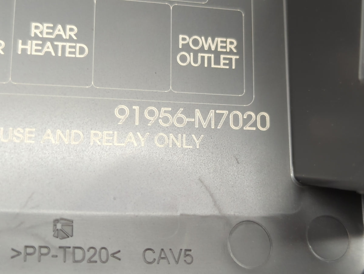 2019 Kia Forte Fusebox Fuse Box Panel Relay Module P/N:91956-M7020 501N11F00 Fits Fits 2010 2011 2012 2013 2014 2015 OEM Use