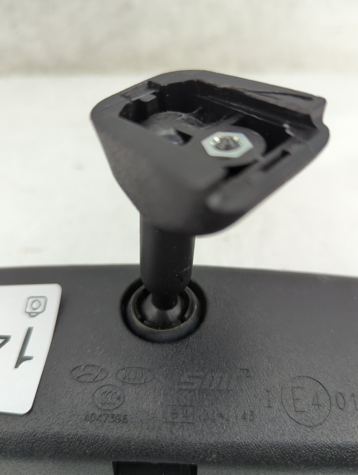 2010-2019 Kia Forte Interior Rear View Mirror Replacement OEM P/N:E4012143 Fits OEM Used Auto Parts - Oemusedautoparts1.com