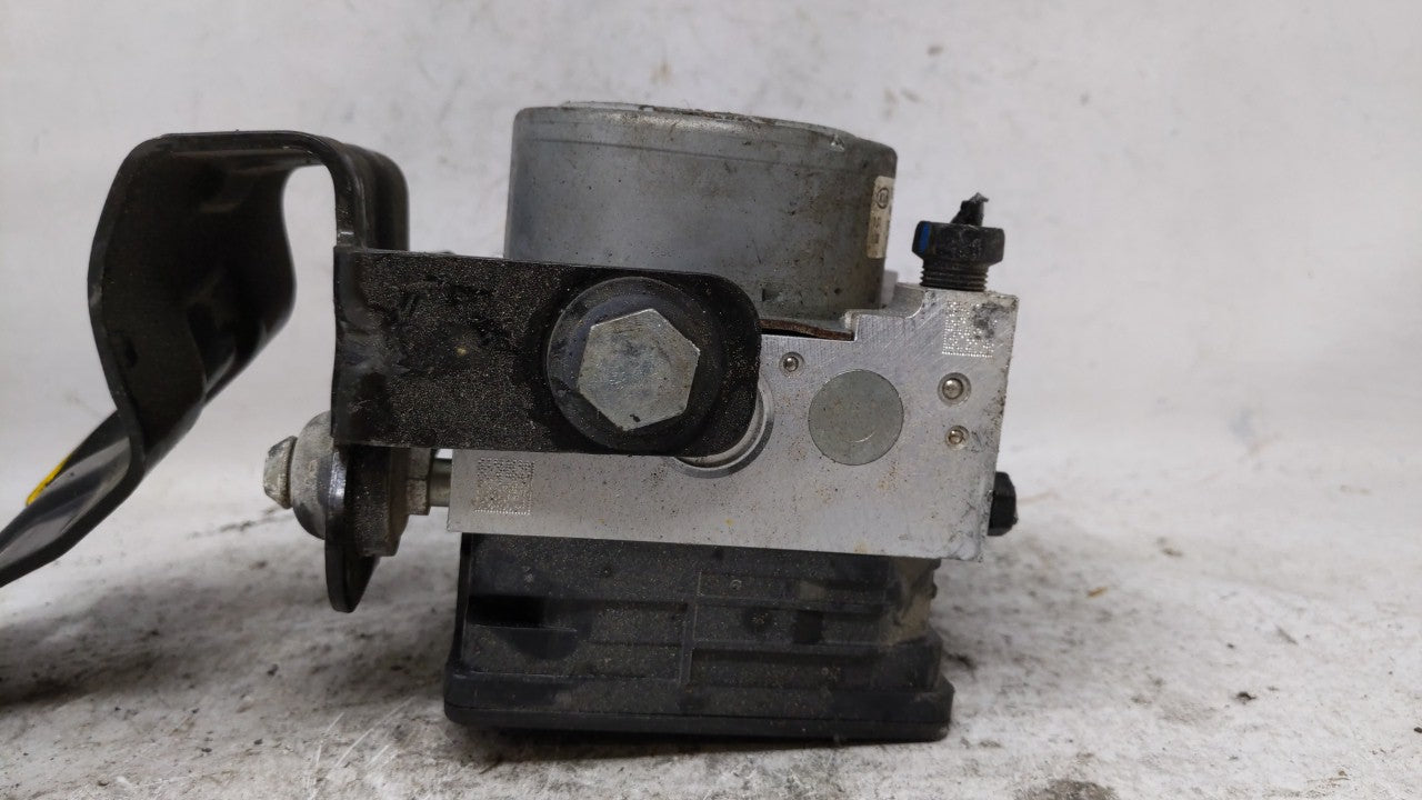 2019 Kia Forte ABS Pump Control Module Replacement P/N:58900-M7200 58900-M7200 Fits OEM Used Auto Parts - Oemusedautoparts1.