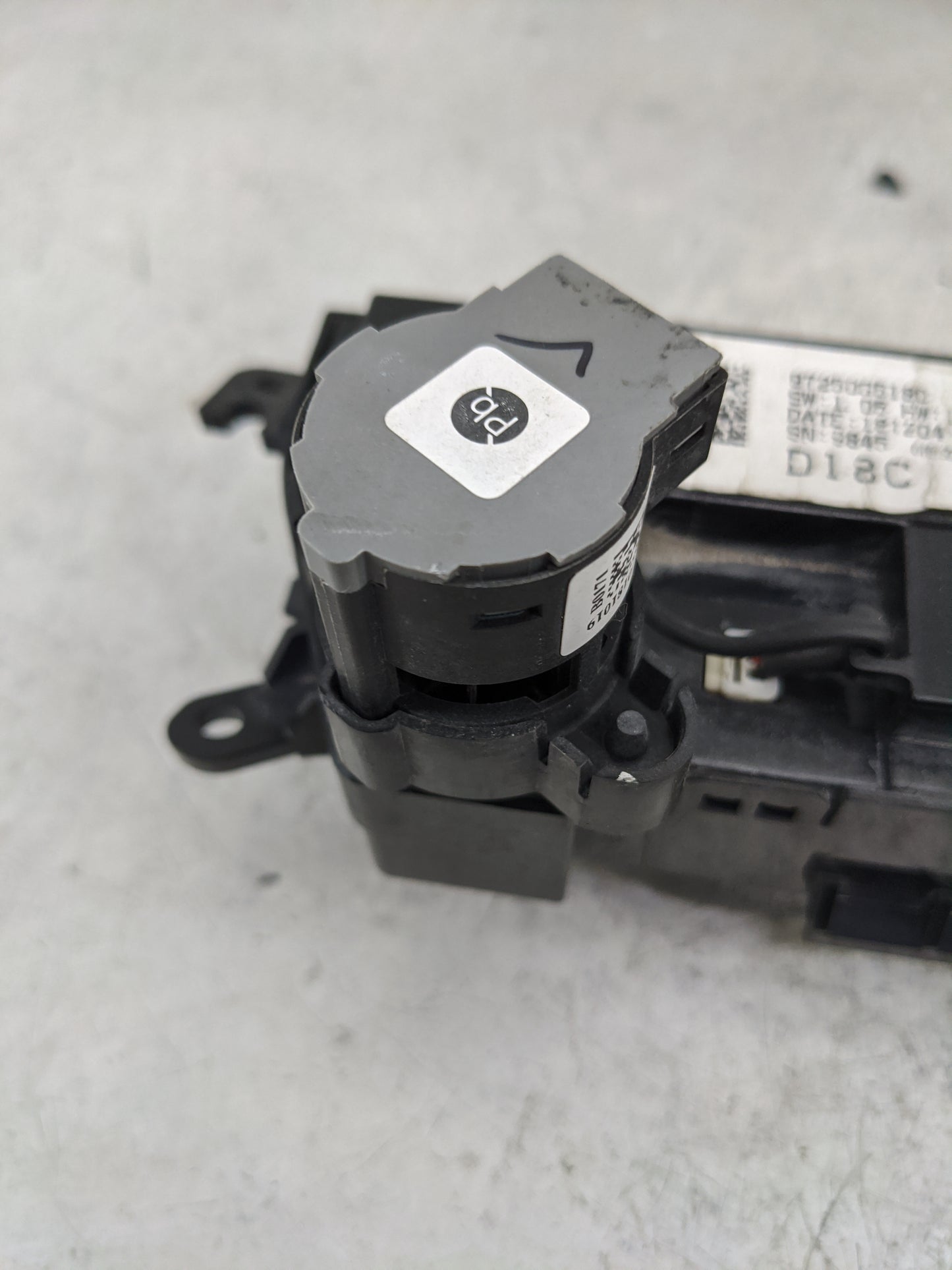 2019 Kia Niro Climate Control Module Temperature AC/Heater Replacement P/N:97250G5180 97250-G5XXX Fits OEM Used Auto Parts -