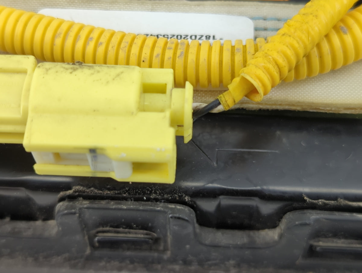 2019 Kia Optima Air Bag Passenger Right Knee OEM P/N:56970D5000WK D556991030 Fits OEM Used Auto Parts - Oemusedautoparts1.co