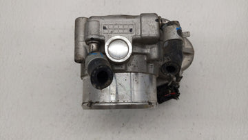 2016-2019 Kia Optima Throttle Body P/N:0 280 750 618 35100-2G600 Fits Fits 2015 2016 2017 2018 2019 OEM Used Auto Parts