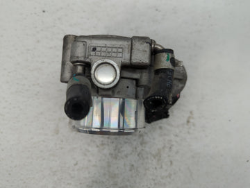 2016-2020 Kia Optima Throttle Body P/N:35100-2G600 Fits Fits 2015 2016 2017 2018 2019 2020 2021 OEM Used Auto Parts