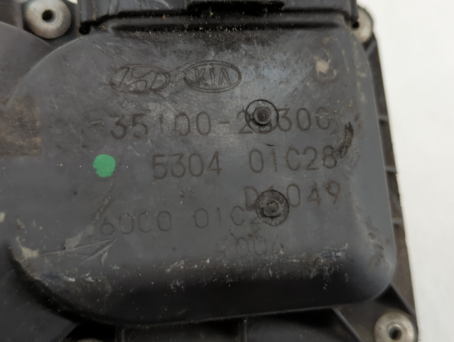 2012-2019 Kia Rio Throttle Body P/N:35100-2B300 Fits Fits 2012 2013 2014 2015 2016 2017 2018 2019 OEM Used Auto Parts - Oemu