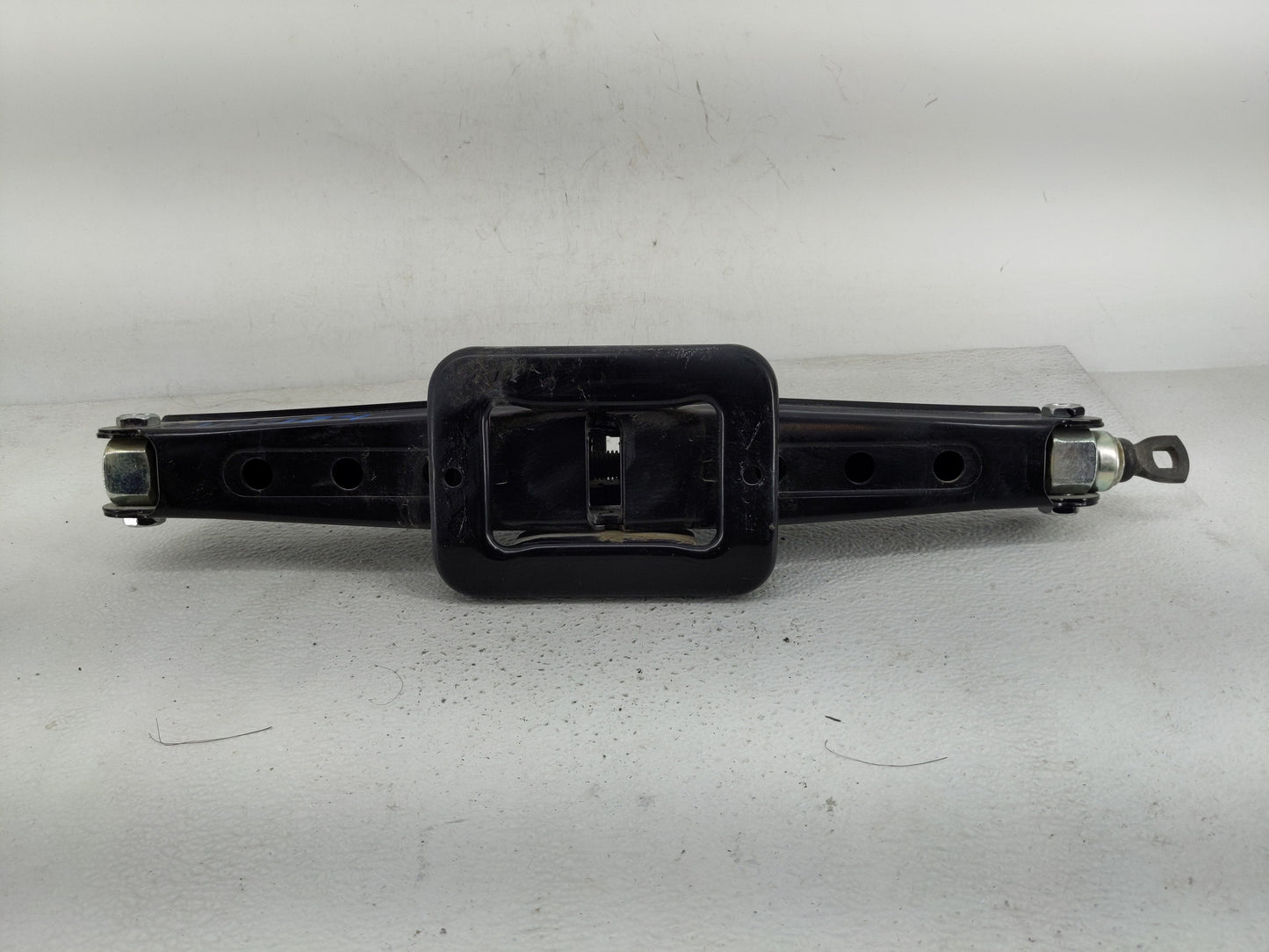 2019 Kia Sorento Spare Scissor Car Jack - Oemusedautoparts1.com