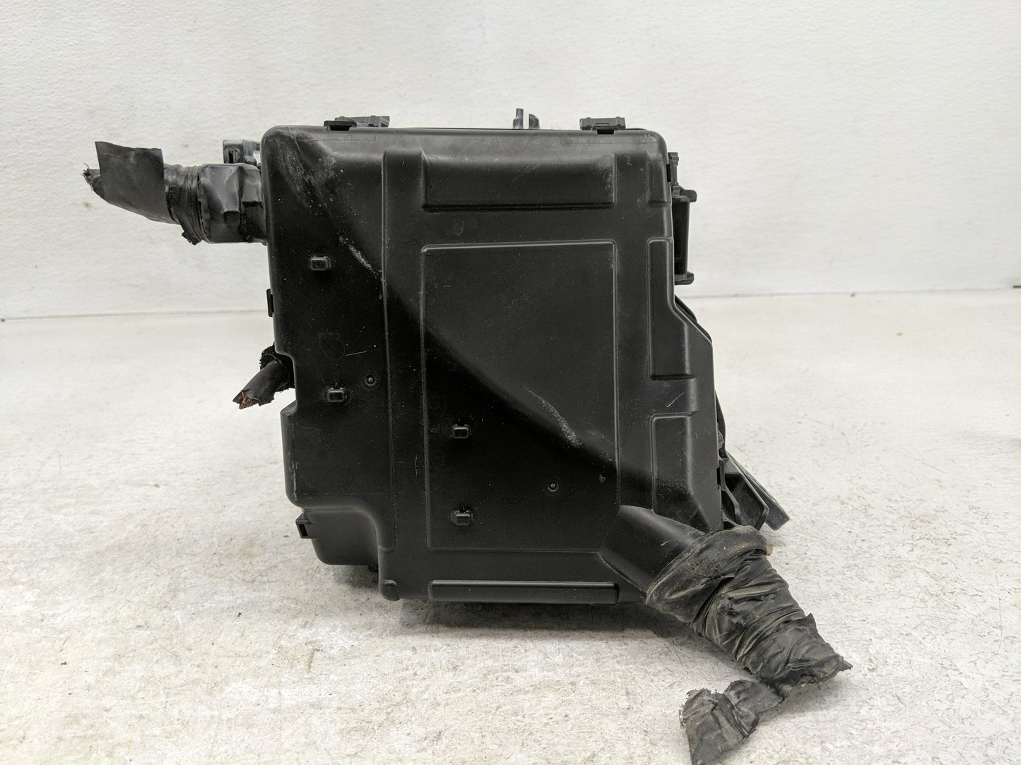 2019-2020 Kia Sorento Fusebox Fuse Box Panel Relay Module Fits Fits 2019 2020 OEM Used Auto Parts - Oemusedautoparts1.com