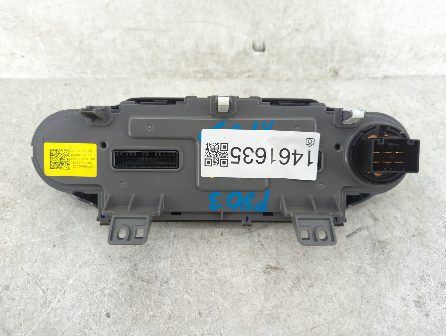 2019 Kia Sorento Climate Control Module Temperature AC/Heater Replacement P/N:97250-C6040 Fits OEM Used Auto Parts - Oemused