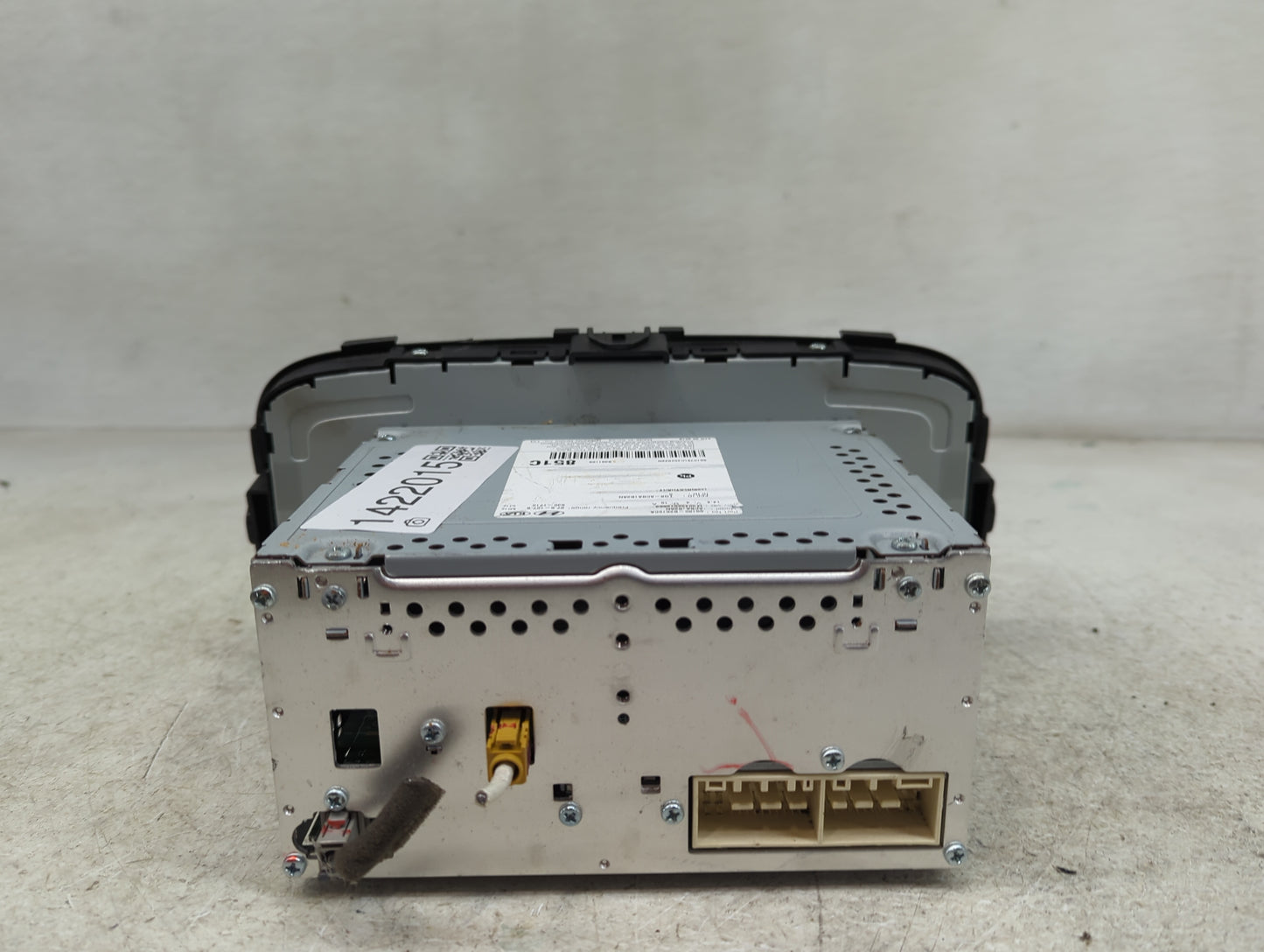 2017-2019 Kia Soul Radio AM FM Cd Player Receiver Replacement P/N:96180-B2610A Fits Fits 2017 2018 2019 OEM Used Auto Parts