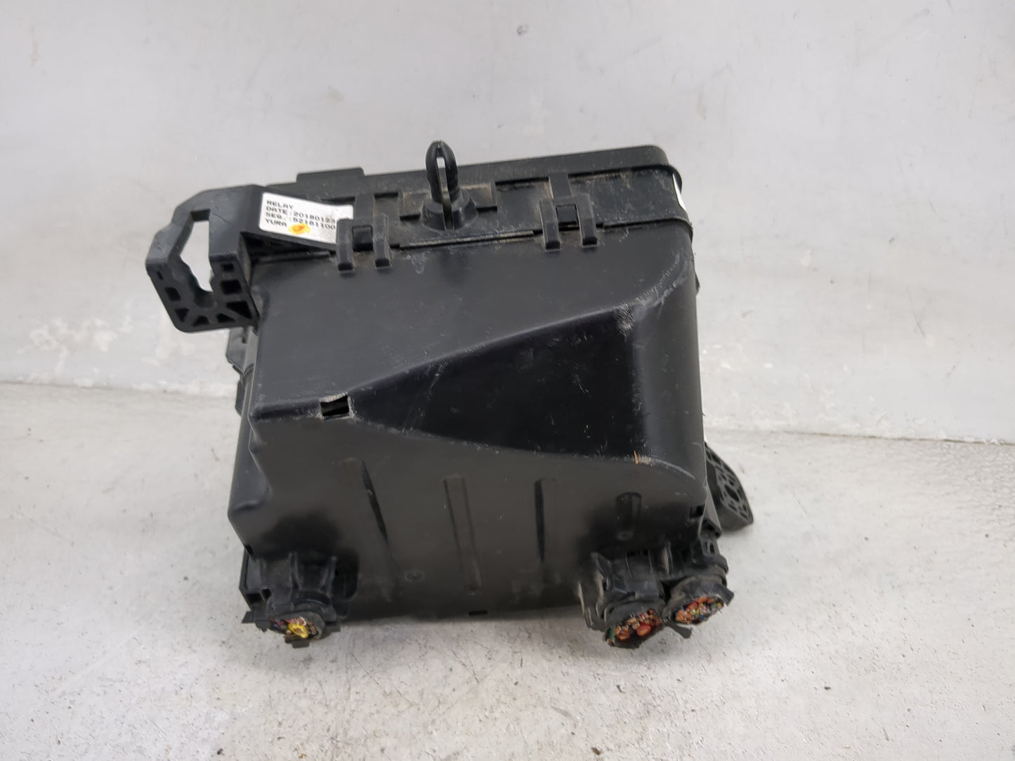 2017-2019 Kia Soul Fusebox Fuse Box Panel Relay Module P/N:91950-B2350 Fits Fits 2017 2018 2019 OEM Used Auto Parts - Oemuse