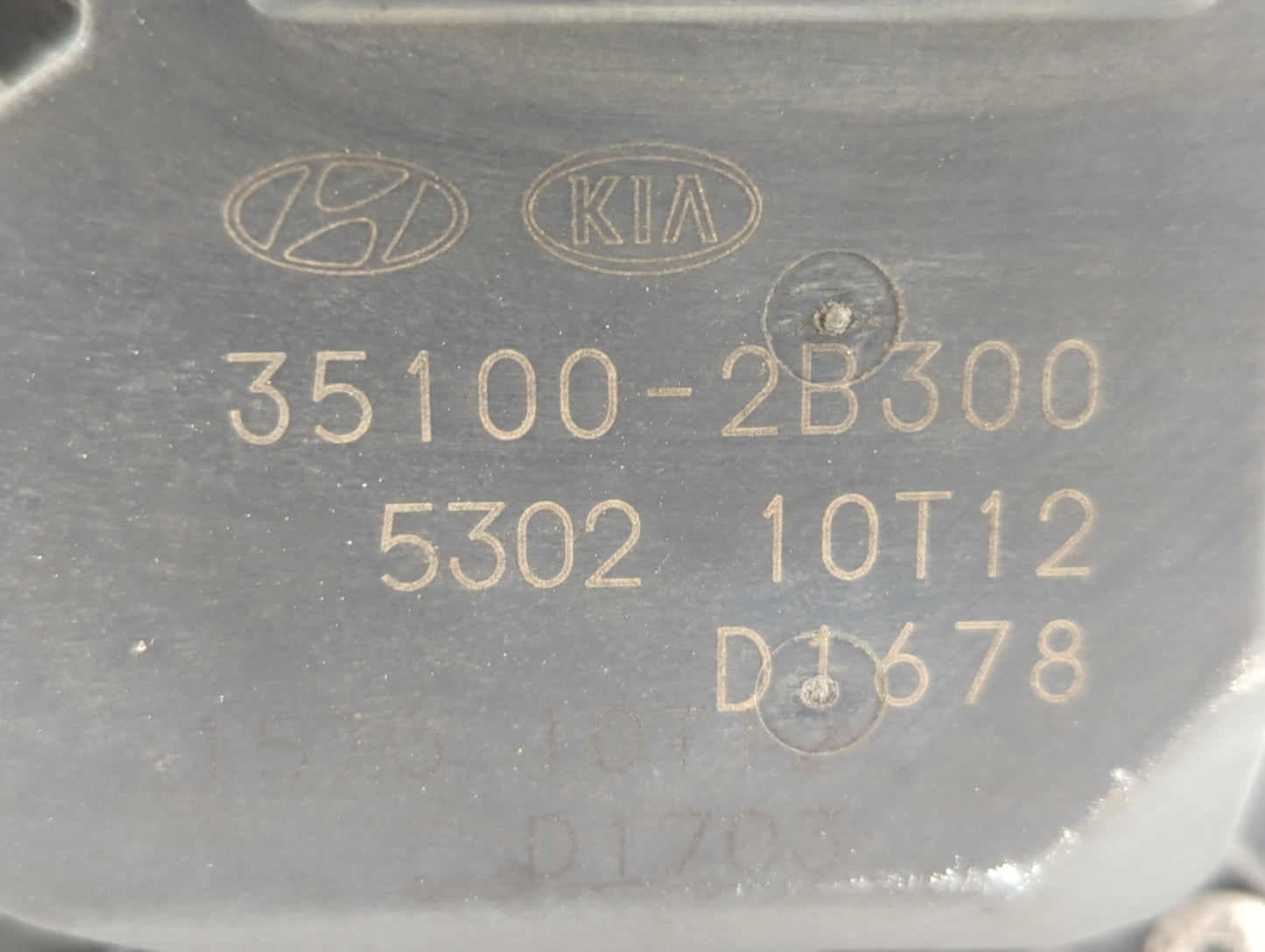 2012-2019 Kia Soul Throttle Body P/N:35100-2B300 Fits Fits 2012 2013 2014 2015 2016 2017 2018 2019 OEM Used Auto Parts - Oem