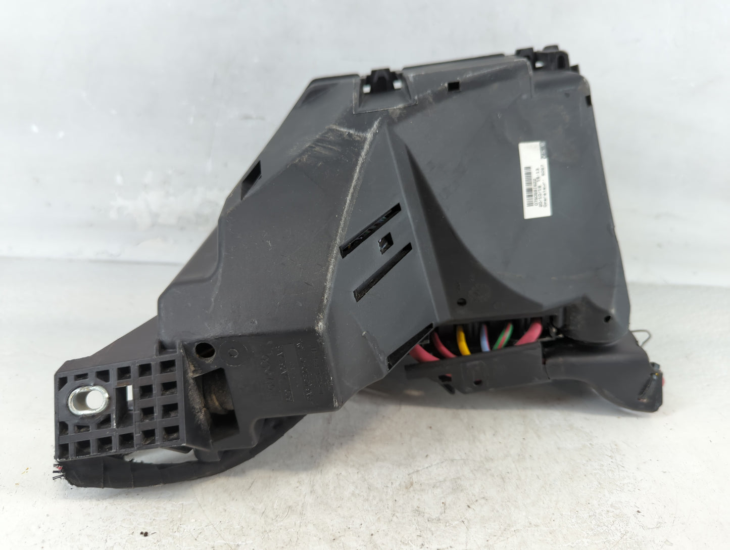 2018-2019 Land Rover Range Rover Evoque Fusebox Fuse Box Panel Relay Module P/N:JK72-14A076-AA Fits Fits 2018 2019 OEM Used