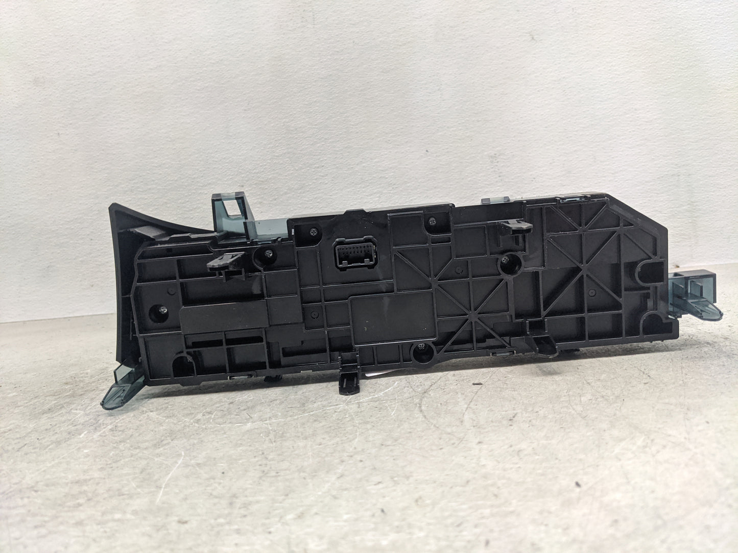 2019-2019 Lexus Es300h Radio Control Panel - Oemusedautoparts1.com