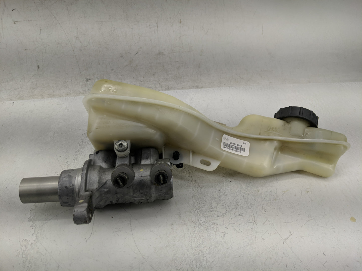 Lincoln Continental Brake Master Cylinder 1311519 - Oemusedautoparts1.com