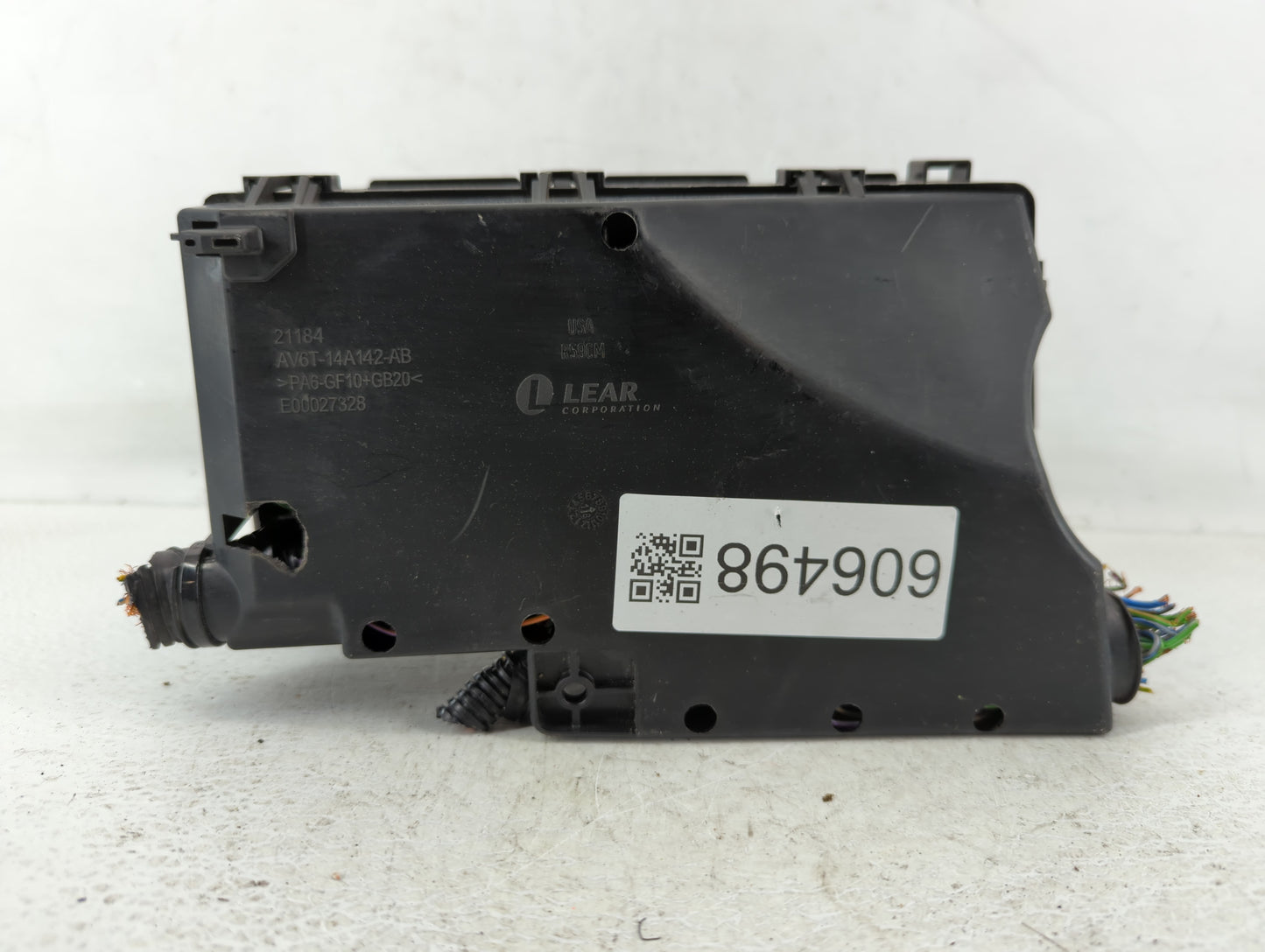 2018-2019 Lincoln Mkc Fusebox Fuse Box Panel Relay Module P/N:AV6T-14A067-AD Fits Fits 2018 2019 OEM Used Auto Parts - Oemus