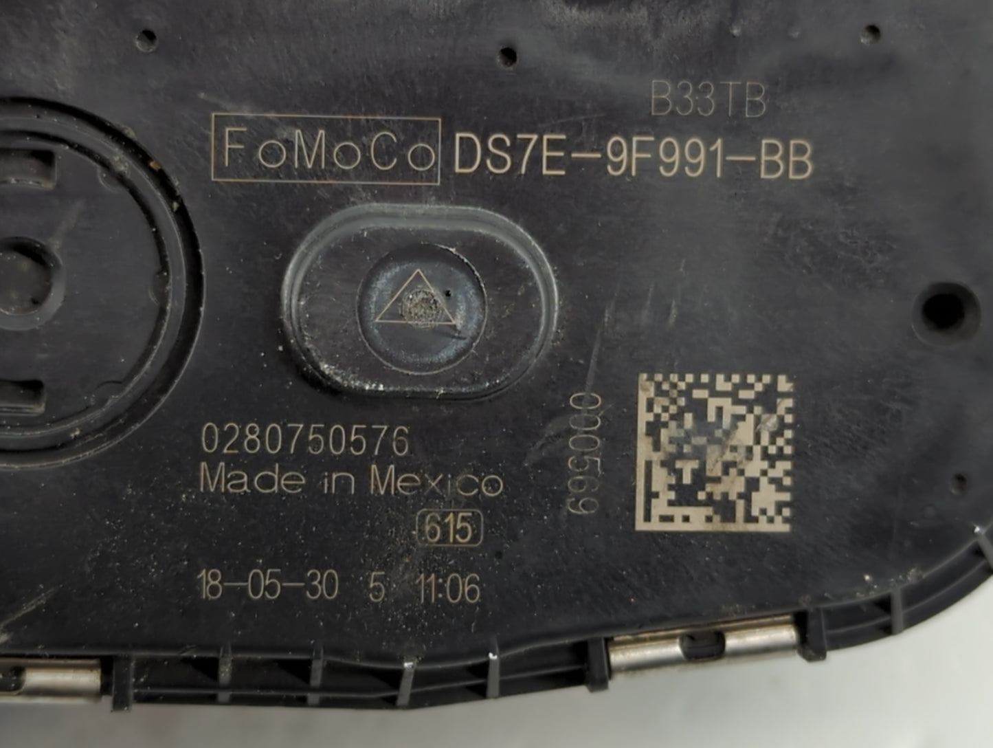 2015-2019 Lincoln Mkc Throttle Body P/N:DS7E-9F991-BB Fits Fits 2014 2015 2016 2017 2018 2019 2020 2021 2022 OEM Used Auto P