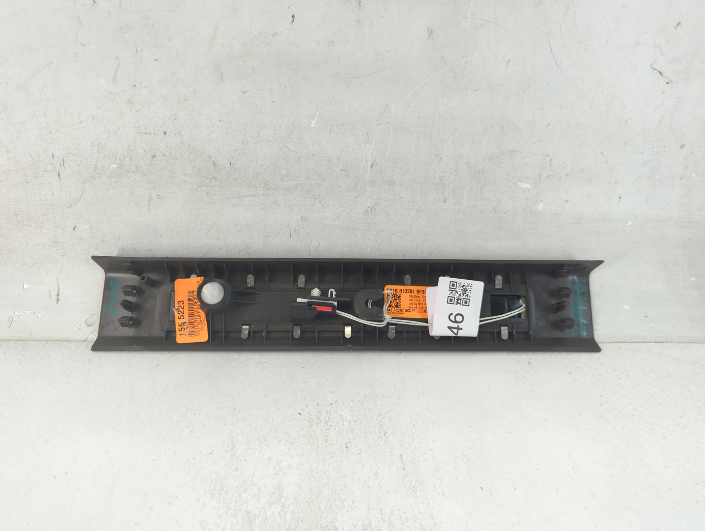 2019 Lincoln Nautilus DOOR SILL SCUFF PLATE ILLUMINATED - Oemusedautoparts1.com