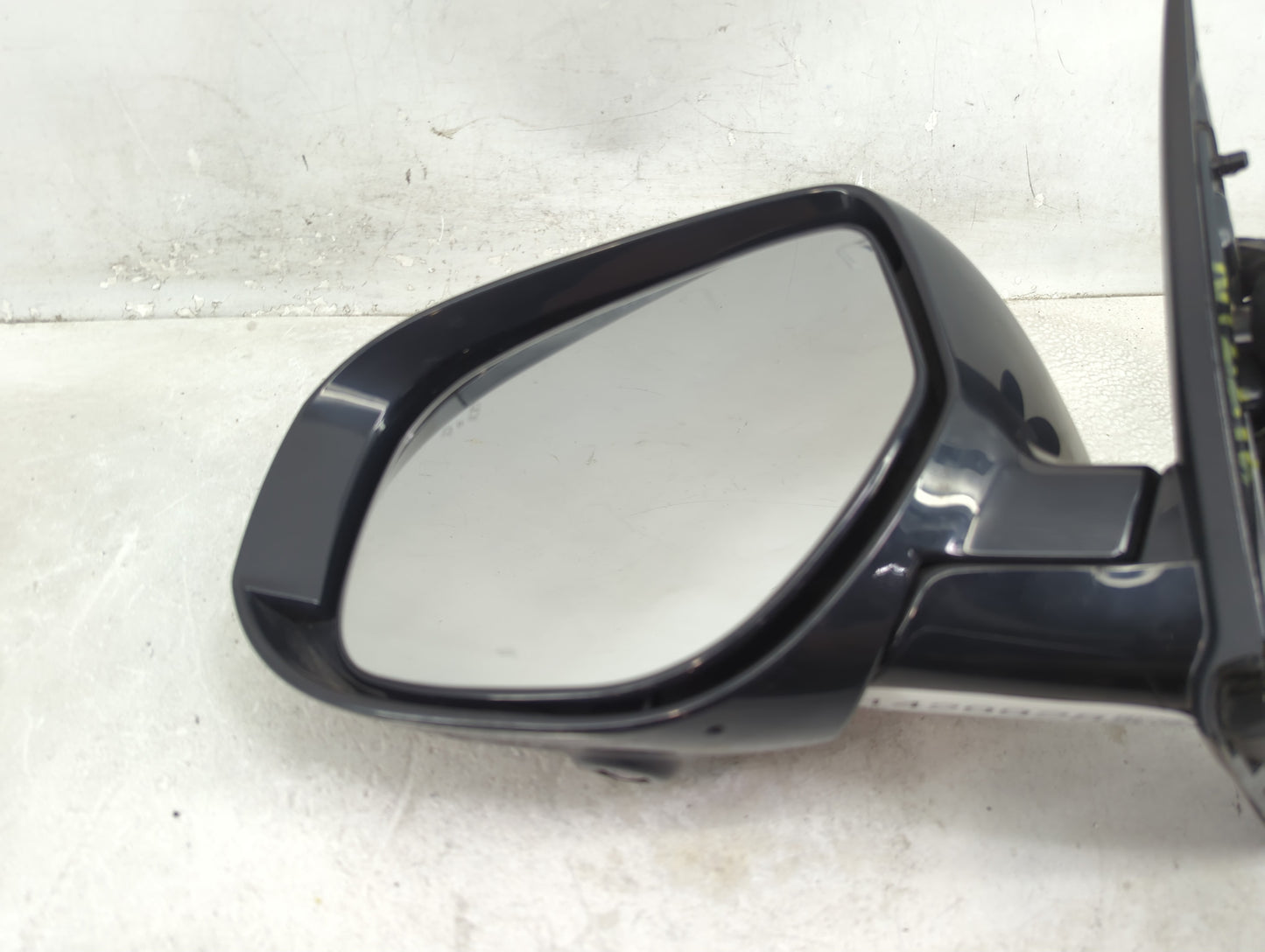 2019 Mitsubishi Outlander Driver Side View Mirror - Left Door Mirror OEM Used - Oemusedautoparts1.com