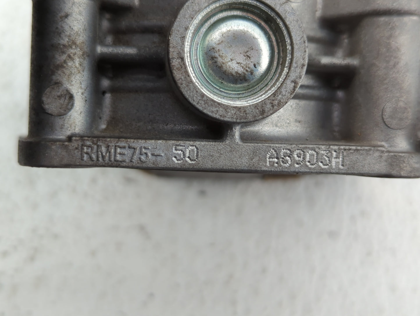 2016-2020 Nissan Maxima Throttle Body P/N:RME75-50 Fits Fits 2016 2017 2018 2019 2020 OEM Used Auto Parts - Oemusedautoparts