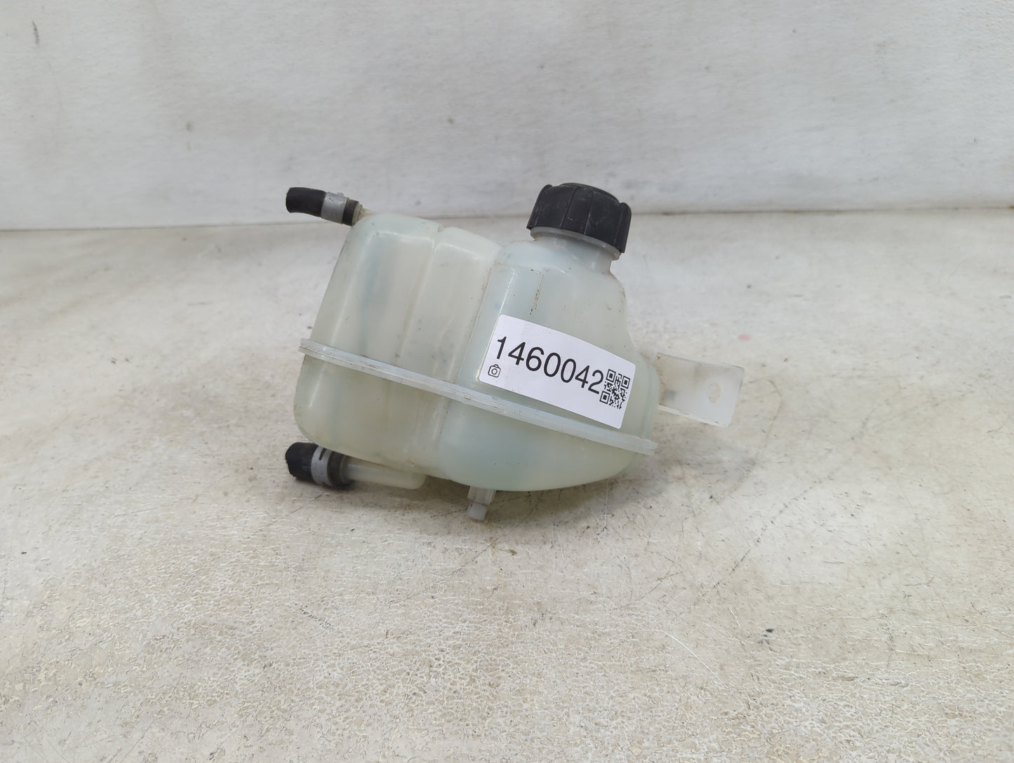 2017 Nissan Rogue Sport Radiator Coolant Overflow Expansion Tank Bottle - Oemusedautoparts1.com