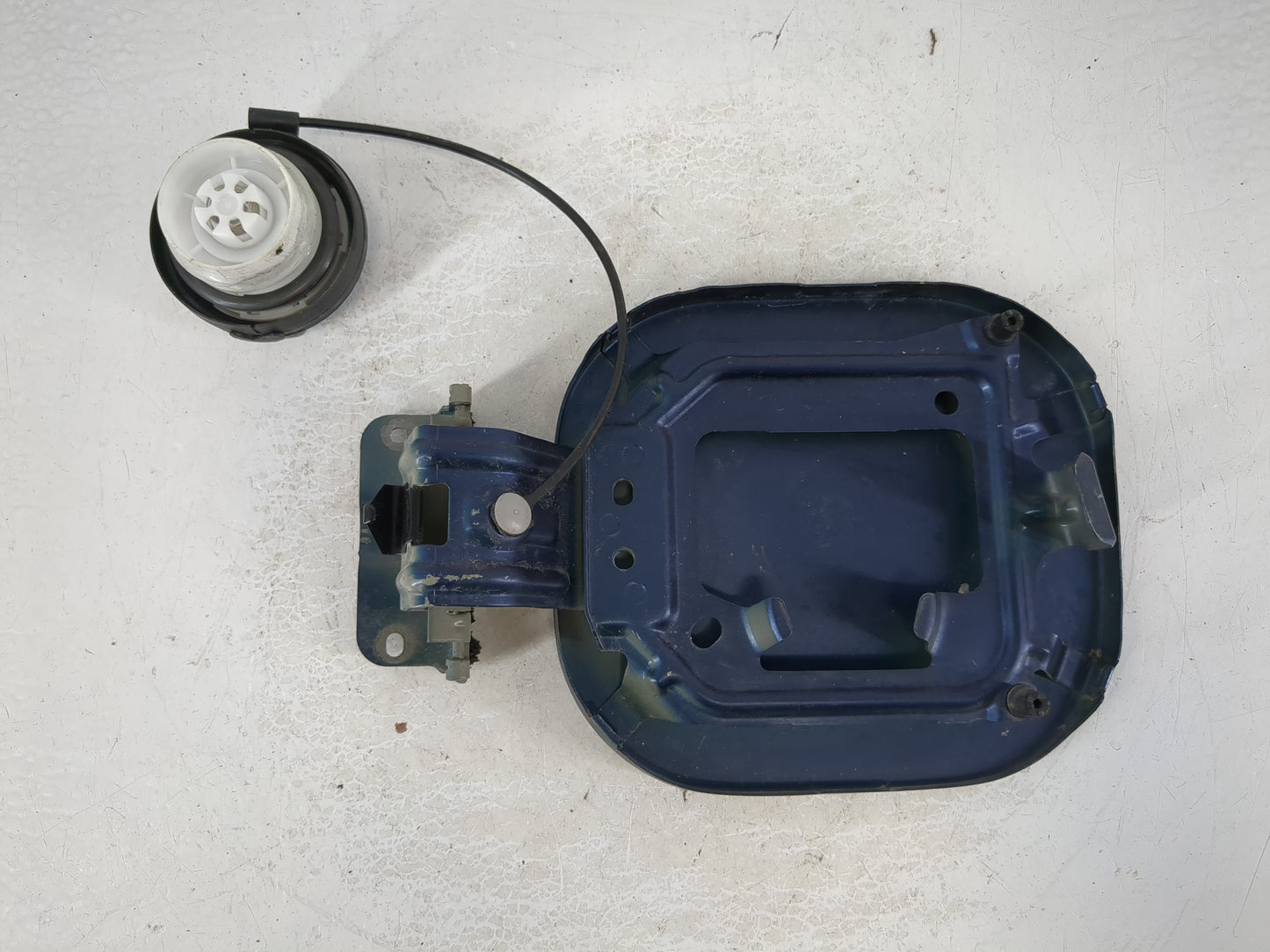 2019 Nissan Sentra Fuel Tank Door Lid Gas Tank - Oemusedautoparts1.com