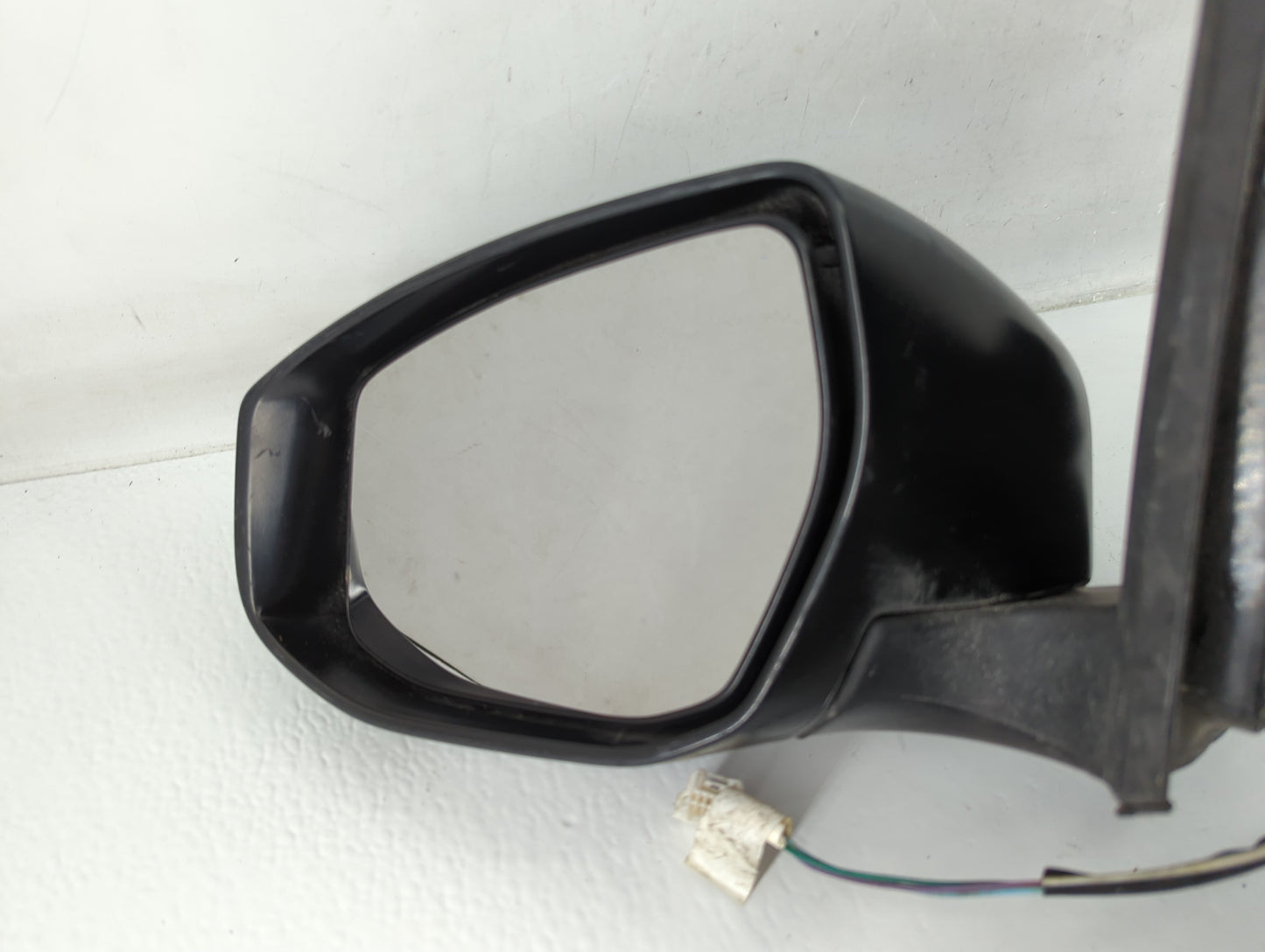 2016-2019 Nissan Sentra Driver Side View Mirror - Left Door Mirror OEM Used - Oemusedautoparts1.com