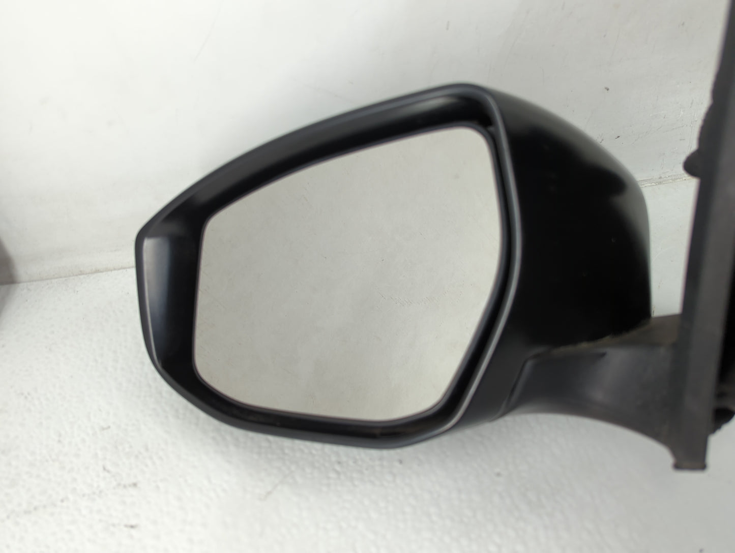 2016-2019 Nissan Sentra Driver Side View Mirror - Left Door Mirror OEM Used - Oemusedautoparts1.com