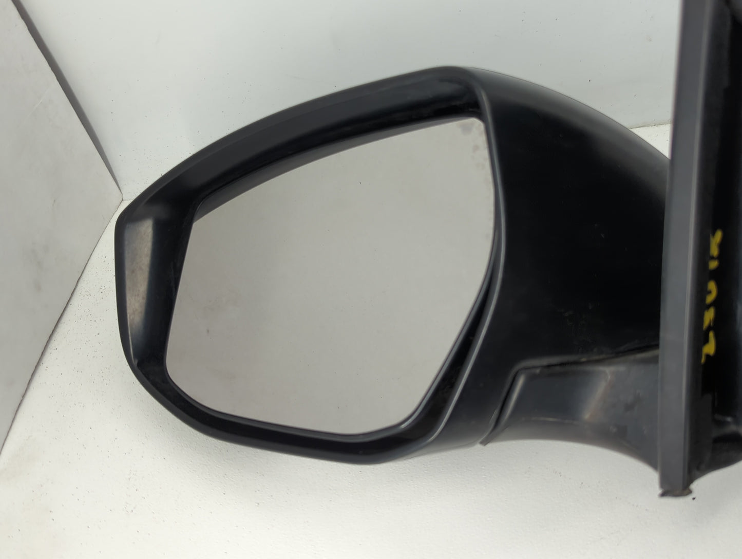 2016-2019 Nissan Sentra Driver Side View Mirror - Left Door Mirror OEM Used - Oemusedautoparts1.com