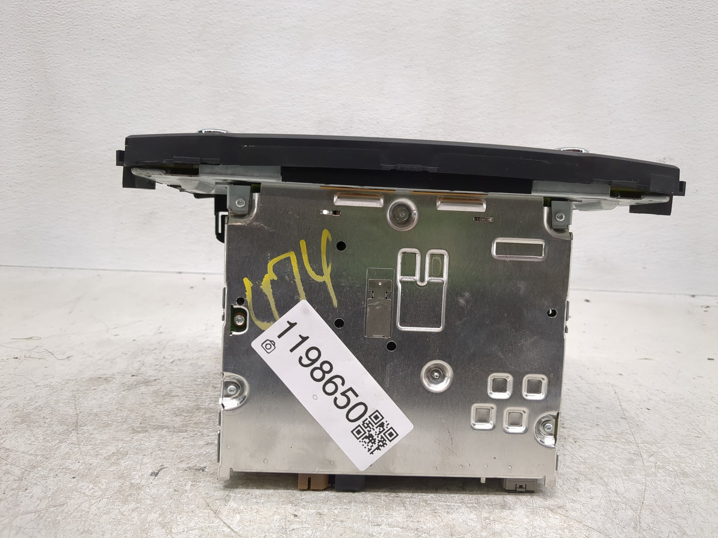2019-2021 Nissan Titan Radio AM FM Cd Player Receiver Replacement P/N:2591A9FU0B Fits Fits 2019 2020 2021 OEM Used Auto Part