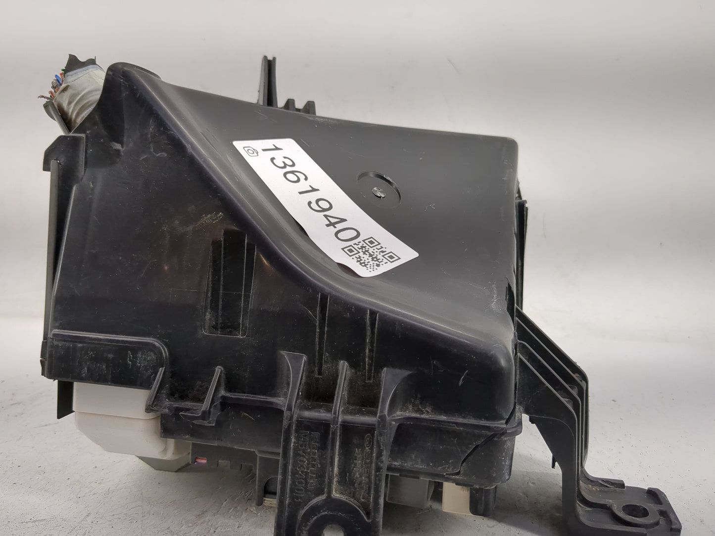 2019-2022 Subaru Forester Fusebox Fuse Box Panel Relay Module P/N:82243SJ030 Fits Fits 2019 2020 2021 2022 OEM Used Auto Par
