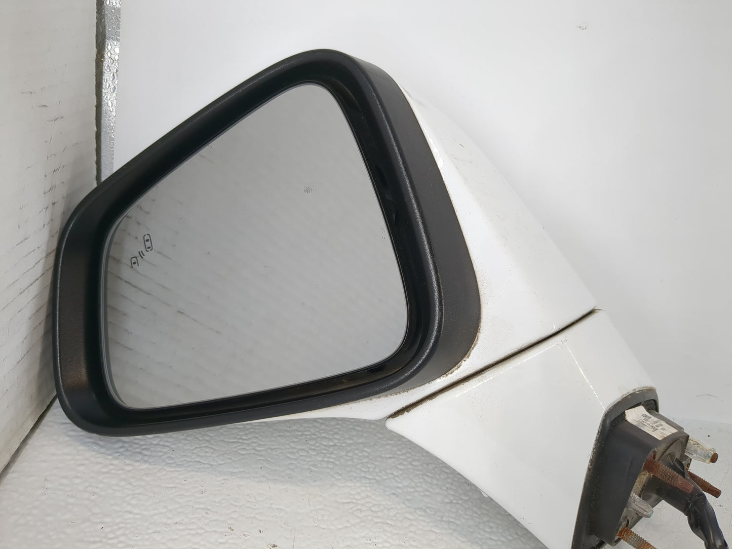 2018-2019 Subaru Legacy Driver Side View Mirror - Left Door Mirror OEM Used - Oemusedautoparts1.com