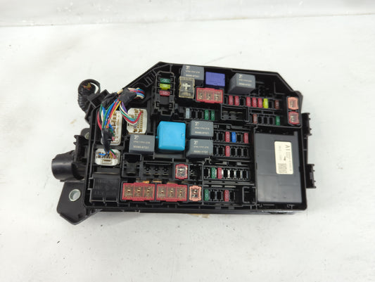 2018-2022 Toyota C-Hr Fusebox Fuse Box Panel Relay Module P/N:82662-F4060 Fits Fits 2018 2019 2020 2021 2022 OEM Used Auto Parts