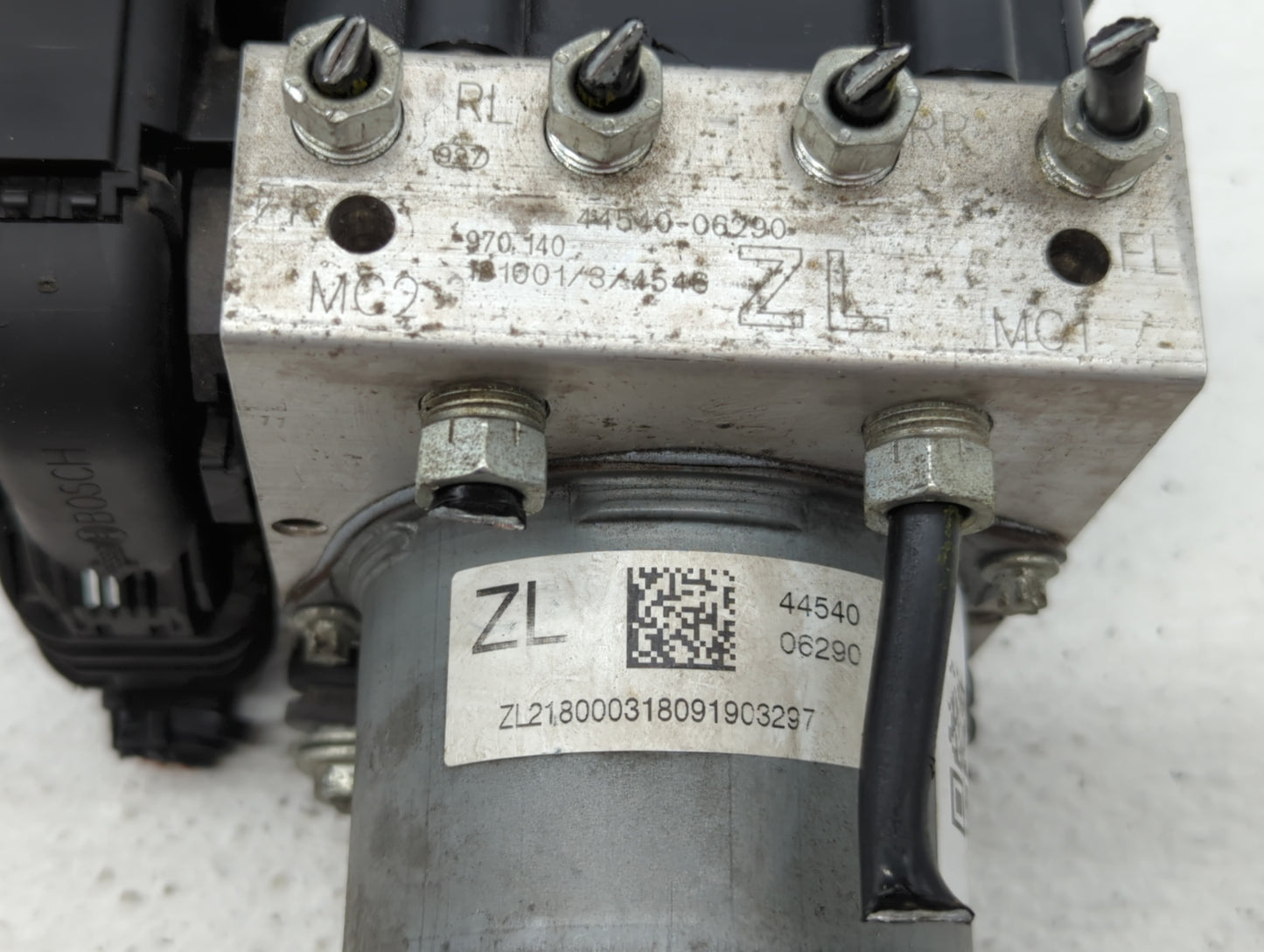 2018 Toyota Camry ABS Pump Control Module Replacement P/N:44540-06290 44540 06290 Fits OEM Used Auto Parts - Oemusedautopart