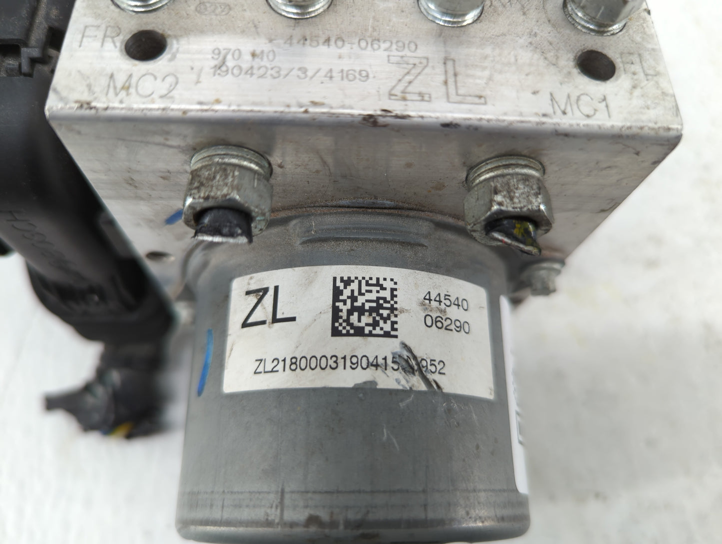 2018 Toyota Camry ABS Pump Control Module Replacement P/N:44540-06290 Fits OEM Used Auto Parts - Oemusedautoparts1.com